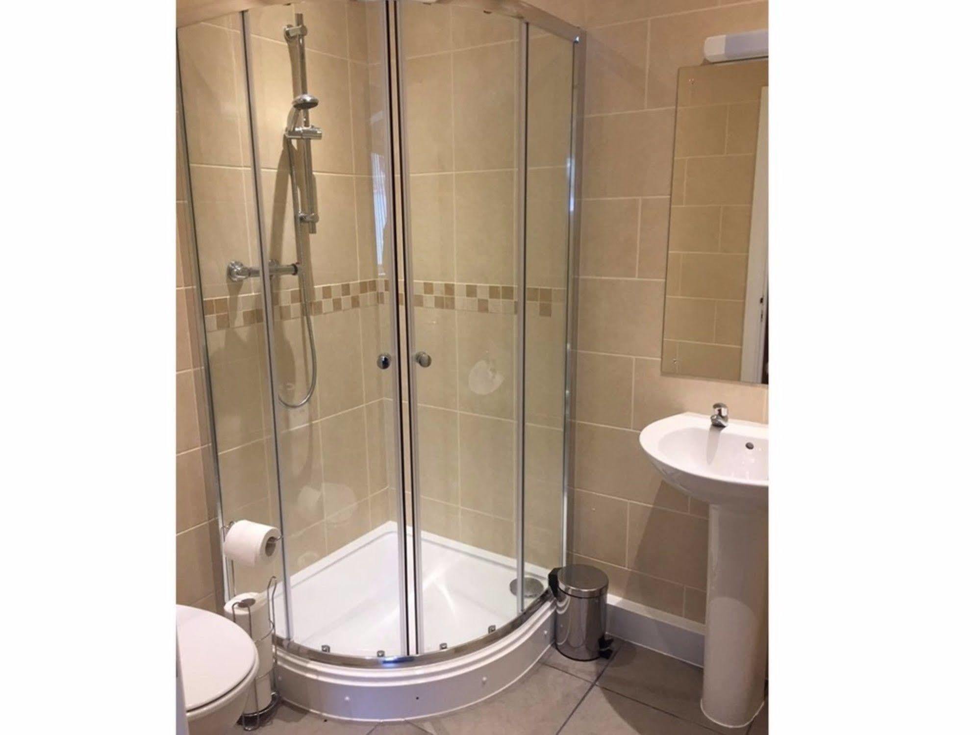 Neuadd Henllan Lodge Builth Wells Extérieur photo