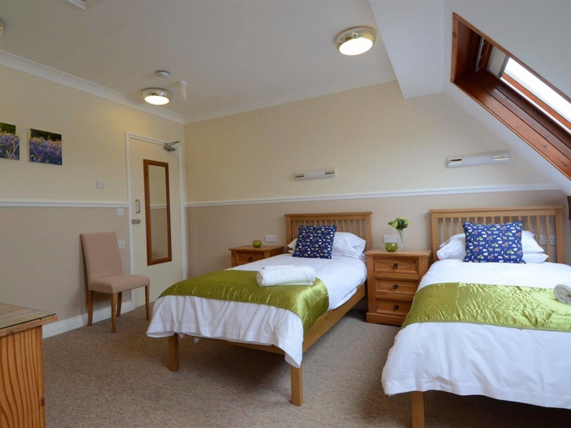 Neuadd Henllan Lodge Builth Wells Extérieur photo