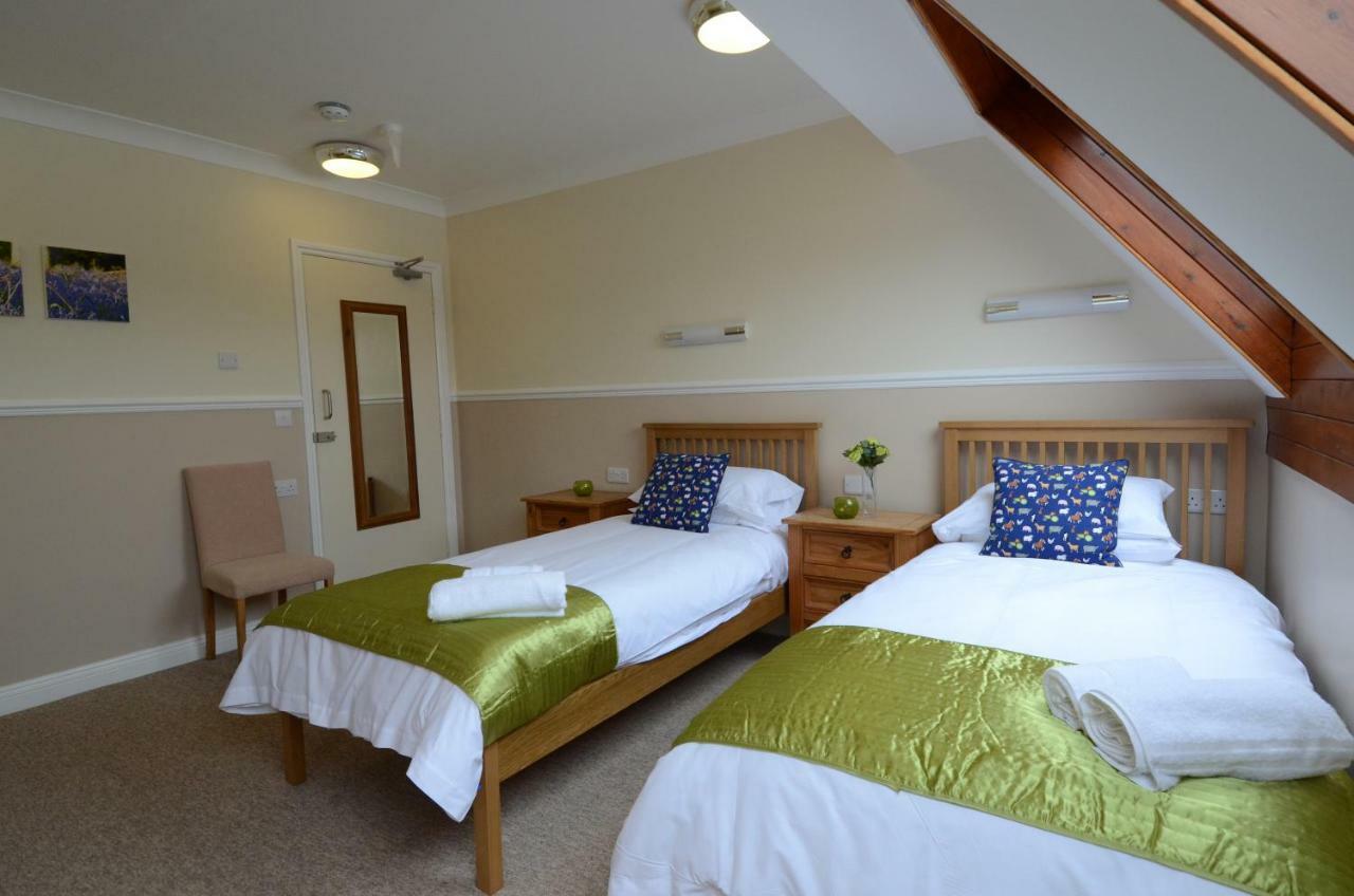 Neuadd Henllan Lodge Builth Wells Extérieur photo
